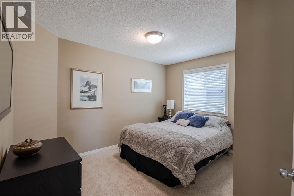 74 Valley Crest Rise NW, Calgary, Alberta  T3B 5Y9 - Photo 24 - A2305954