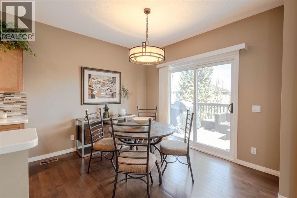 74 Valley Crest Rise NW, Calgary, Alberta  T3B 5Y9 - Photo 11 - A2305954