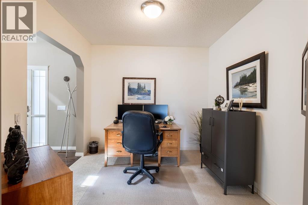 74 Valley Crest Rise NW, Calgary, Alberta  T3B 5Y9 - Photo 13 - A2305954