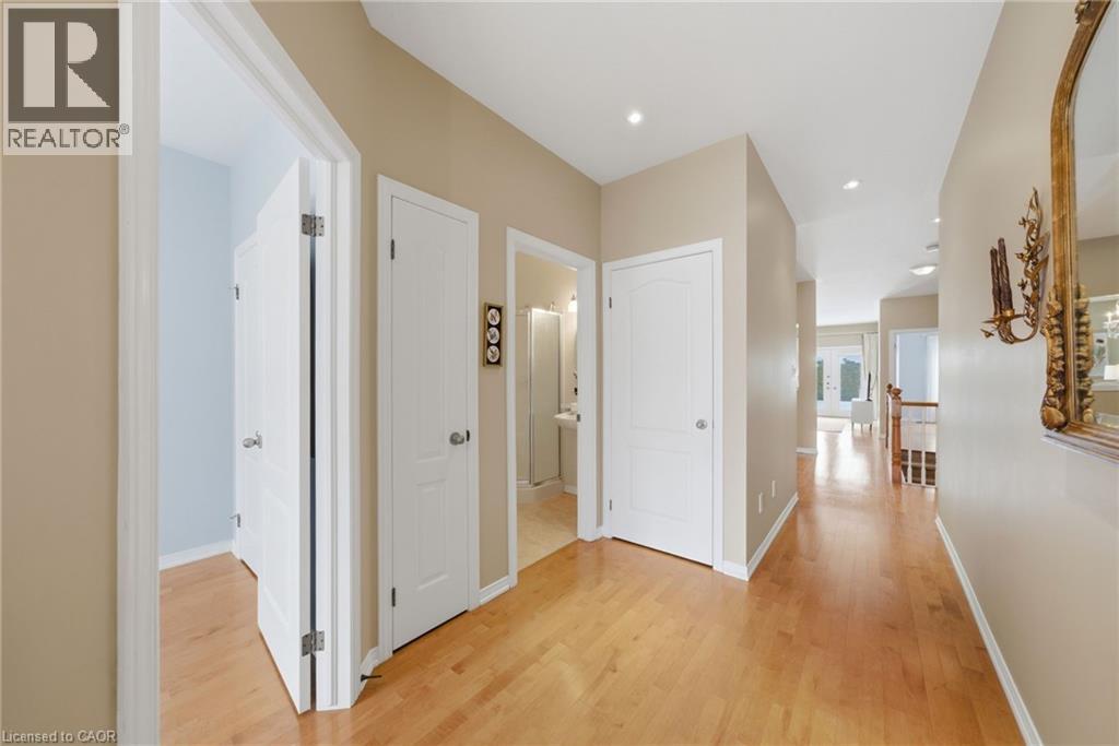 46 Manitoulin Trail, Hamilton, Ontario  L9B 2X8 - Photo 2 - 40825610