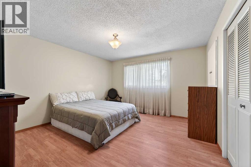 3139 Oakwood Drive SW, Calgary, Alberta  T2V 0K2 - Photo 19 - A2311984