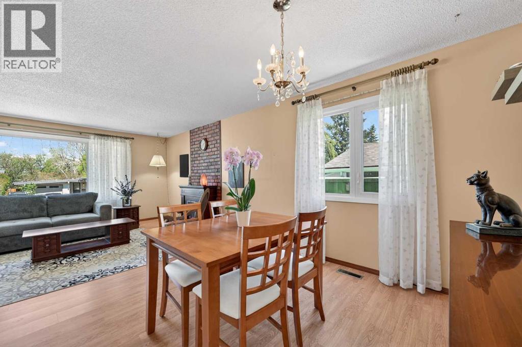 3139 Oakwood Drive SW, Calgary, Alberta  T2V 0K2 - Photo 9 - A2311984