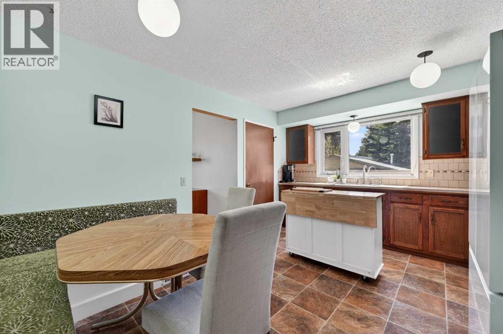 3139 Oakwood Drive SW, Calgary, Alberta  T2V 0K2 - Photo 14 - A2311984