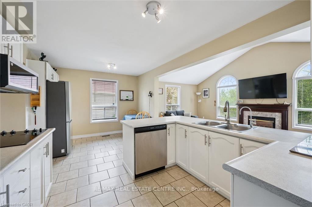 24 Buckthorn Crescent, Guelph, Ontario  N1E 7C3 - Photo 17 - X13160540