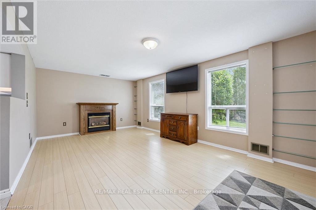 24 Buckthorn Crescent, Guelph, Ontario  N1E 7C3 - Photo 33 - X13160540