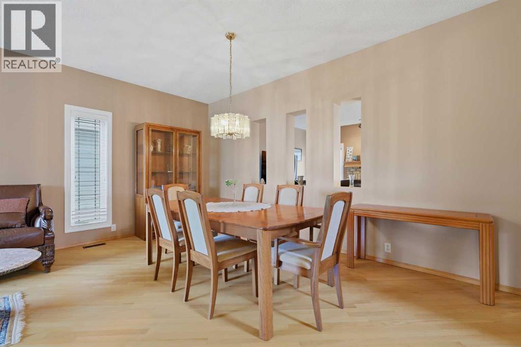 52 Edgebrook Rise NW, Calgary, Alberta  T3A 4Z9 - Photo 6 - A2313275