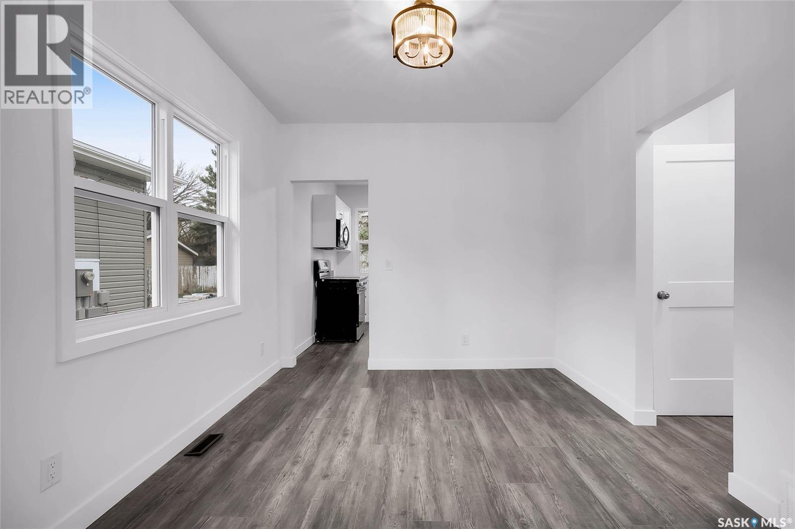 1230 E Avenue N, Saskatoon, Saskatchewan  S7L 1T4 - Photo 7 - SK036824