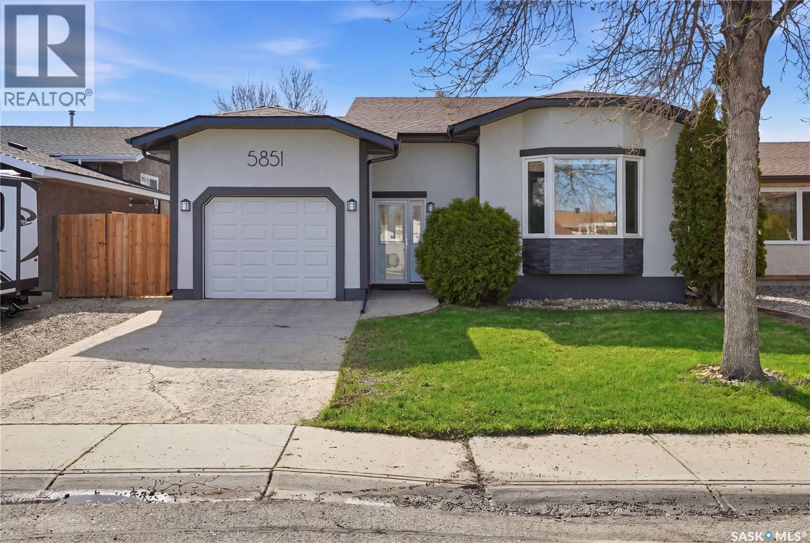 5851 Ehrle CRESCENT, Regina, Saskatchewan