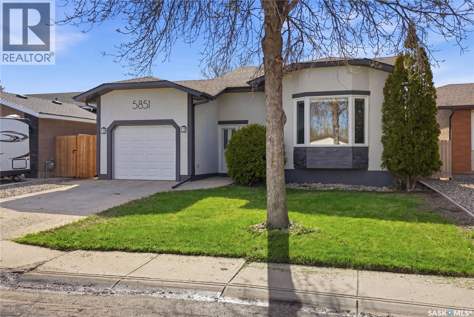 5851 Ehrle Crescent, Regina, Saskatchewan  S4X 4C4 - Photo 2 - SK036755