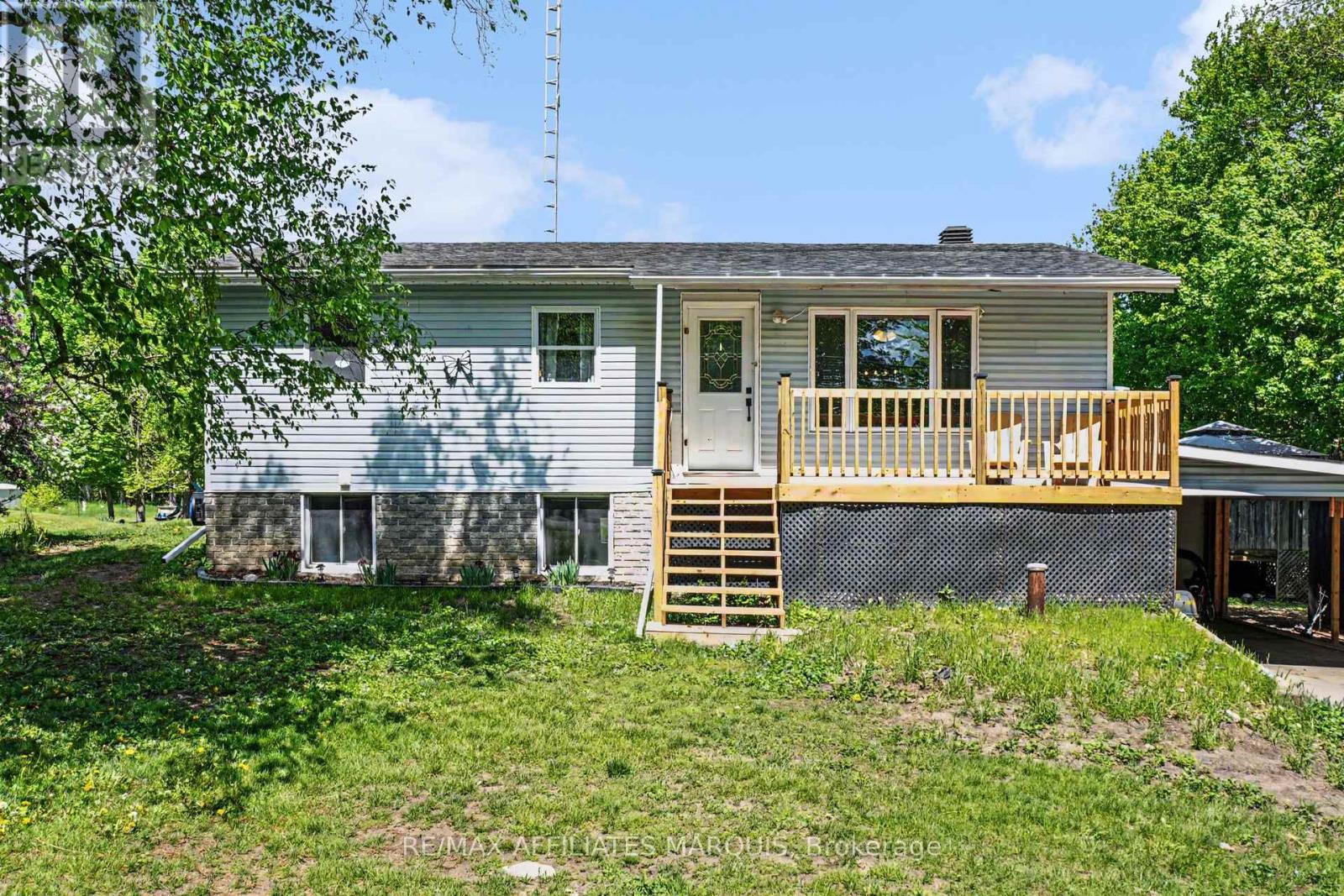 10 BAY ROAD, Rideau Lakes, Ontario
