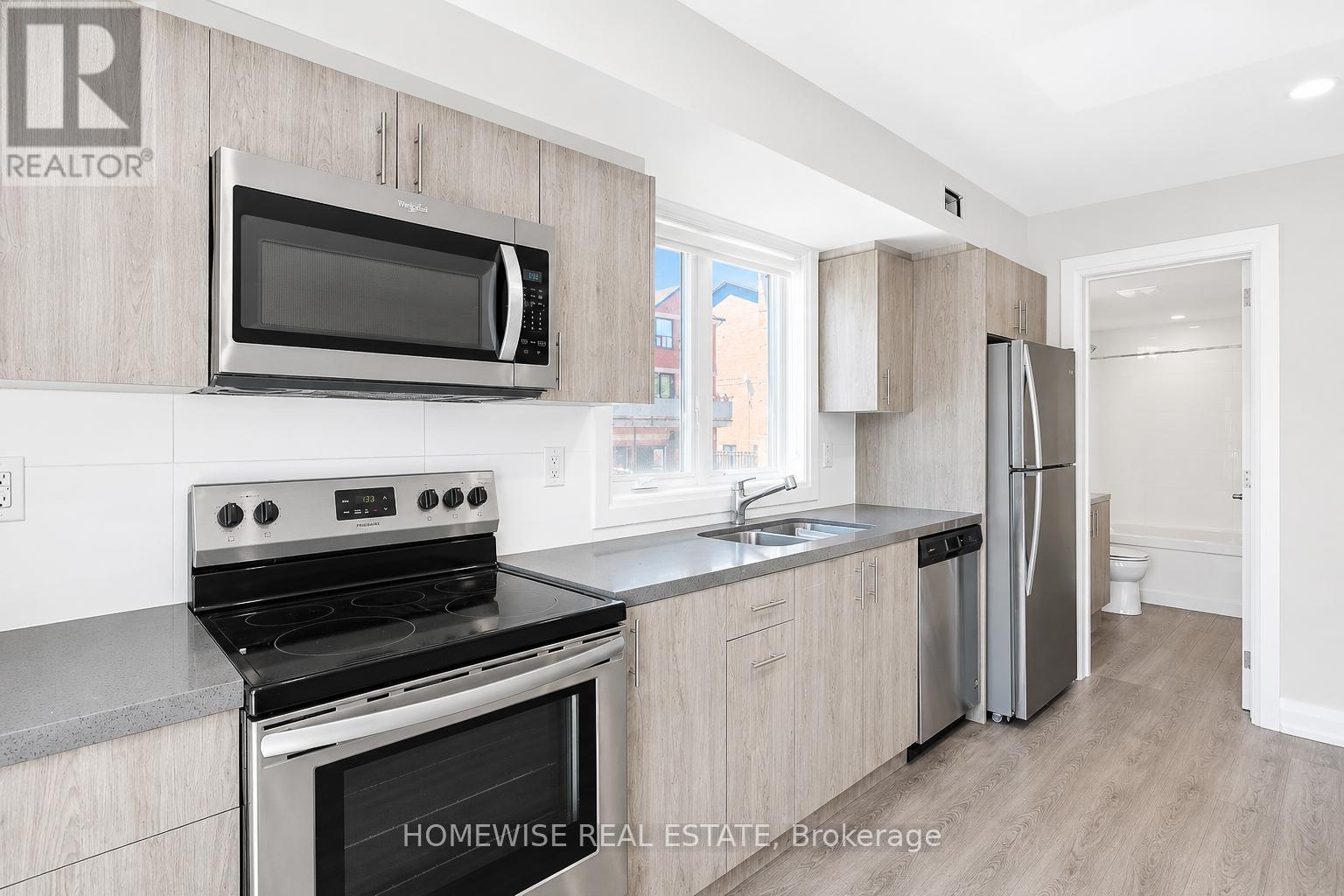 101 - 814 Glencairn Avenue, Toronto, Ontario  M6B 2A3 - Photo 3 - W12826192
