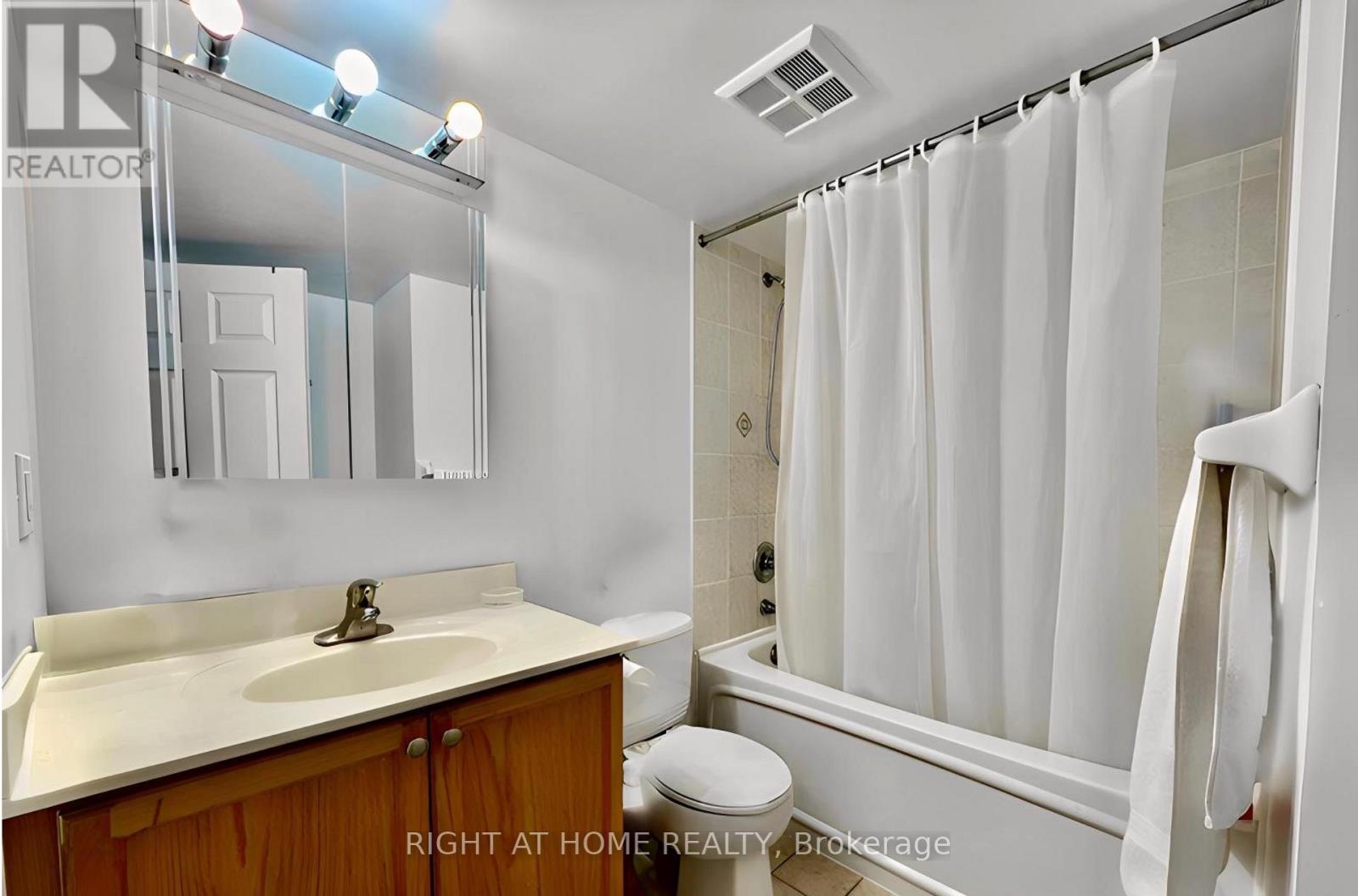 805 - 11 Oneida Crescent, Richmond Hill, Ontario  L4B 0A1 - Photo 10 - N13154534