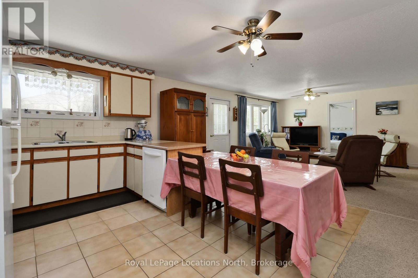 83 Wilhelm Street, Wasaga Beach, Ontario  L9Z 1R1 - Photo 7 - S13160758