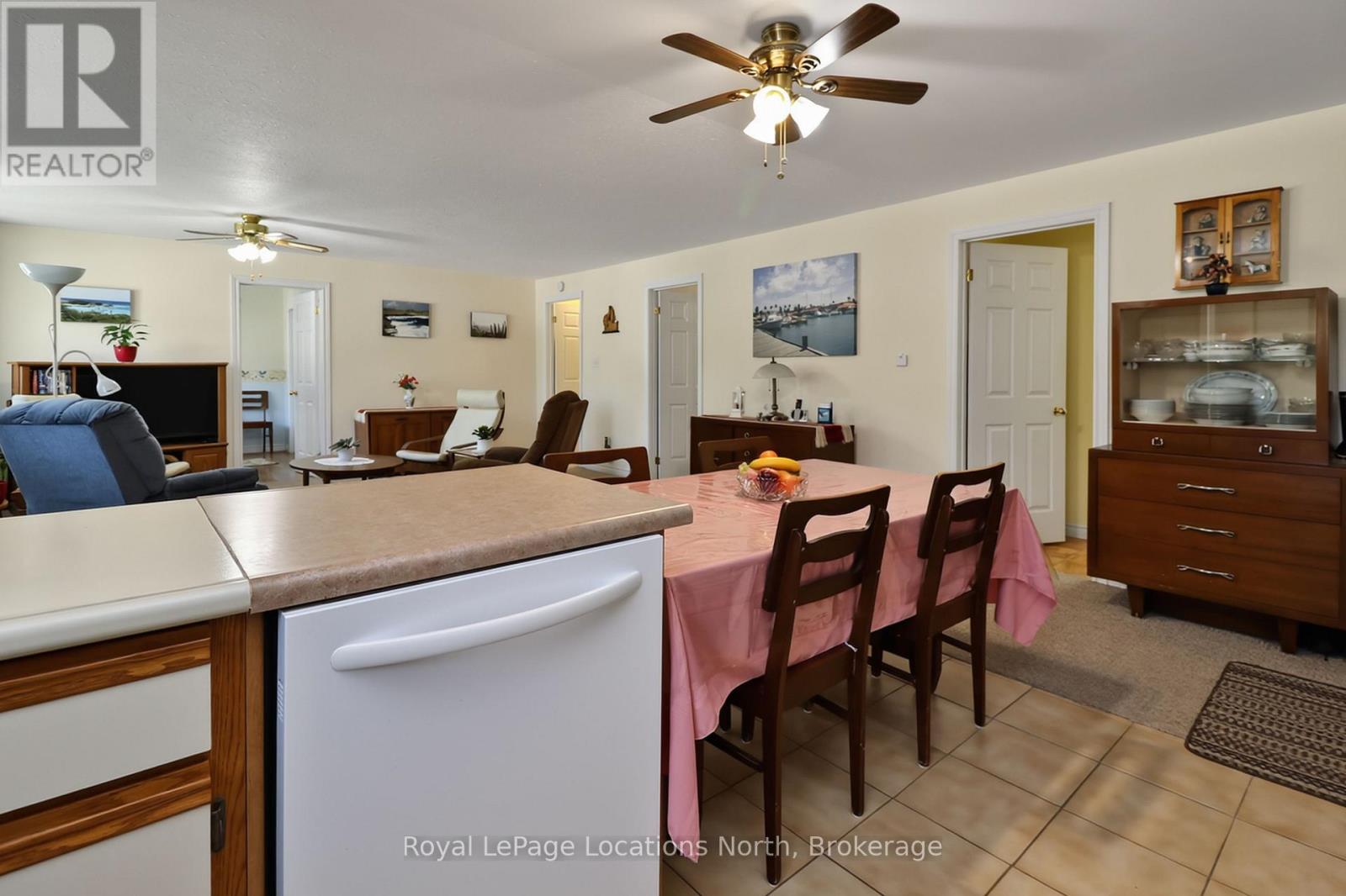 83 Wilhelm Street, Wasaga Beach, Ontario  L9Z 1R1 - Photo 8 - S13160758