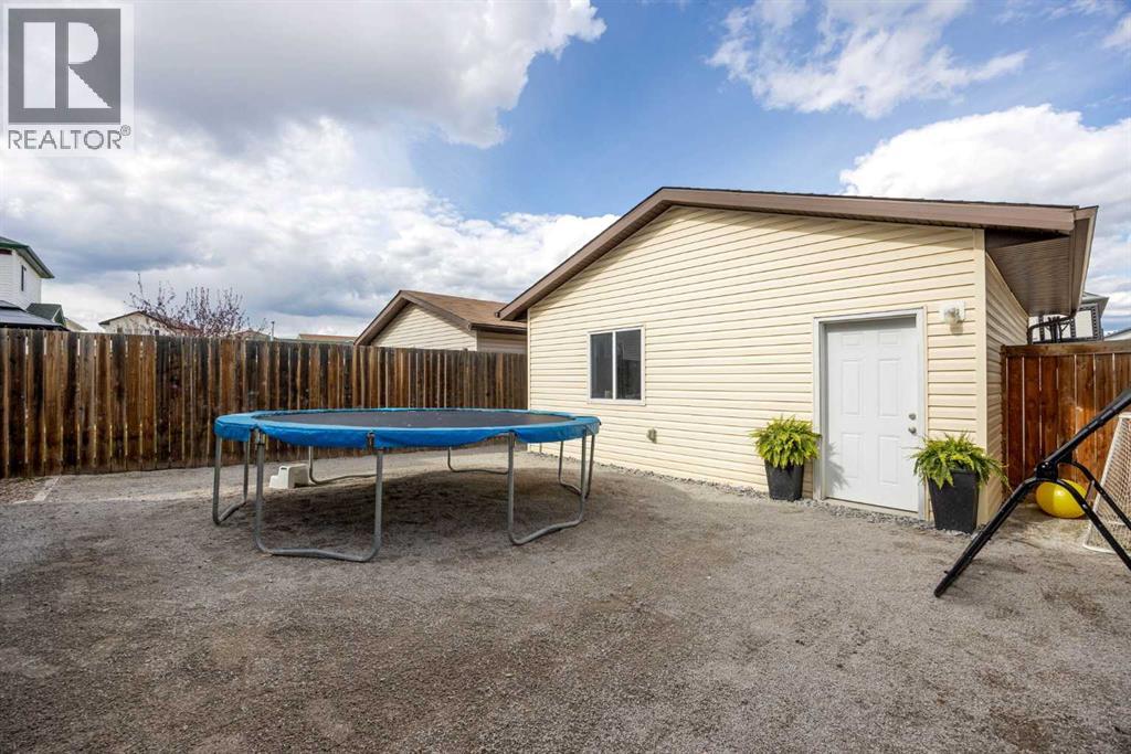 112 Saline Creek Way, Fort Mcmurray, Alberta  T9K 2V4 - Photo 38 - A2285315