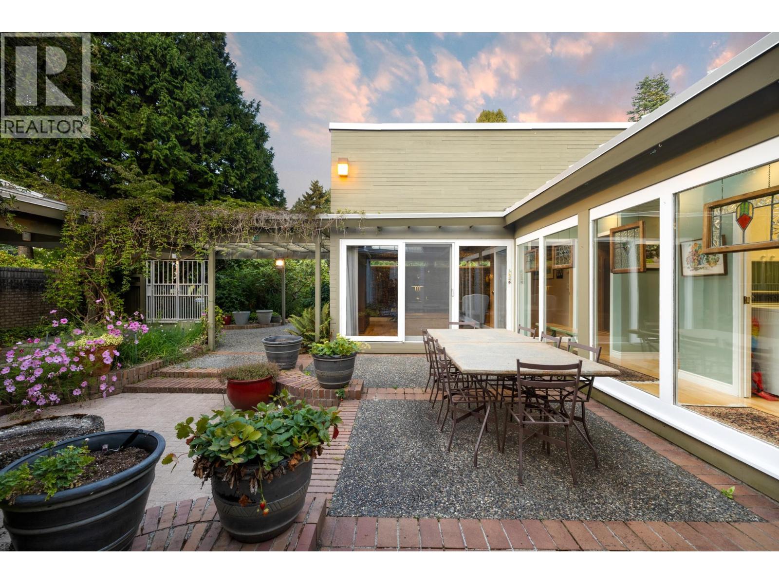 535 ENGLISH BLUFF ROAD, Delta, British Columbia