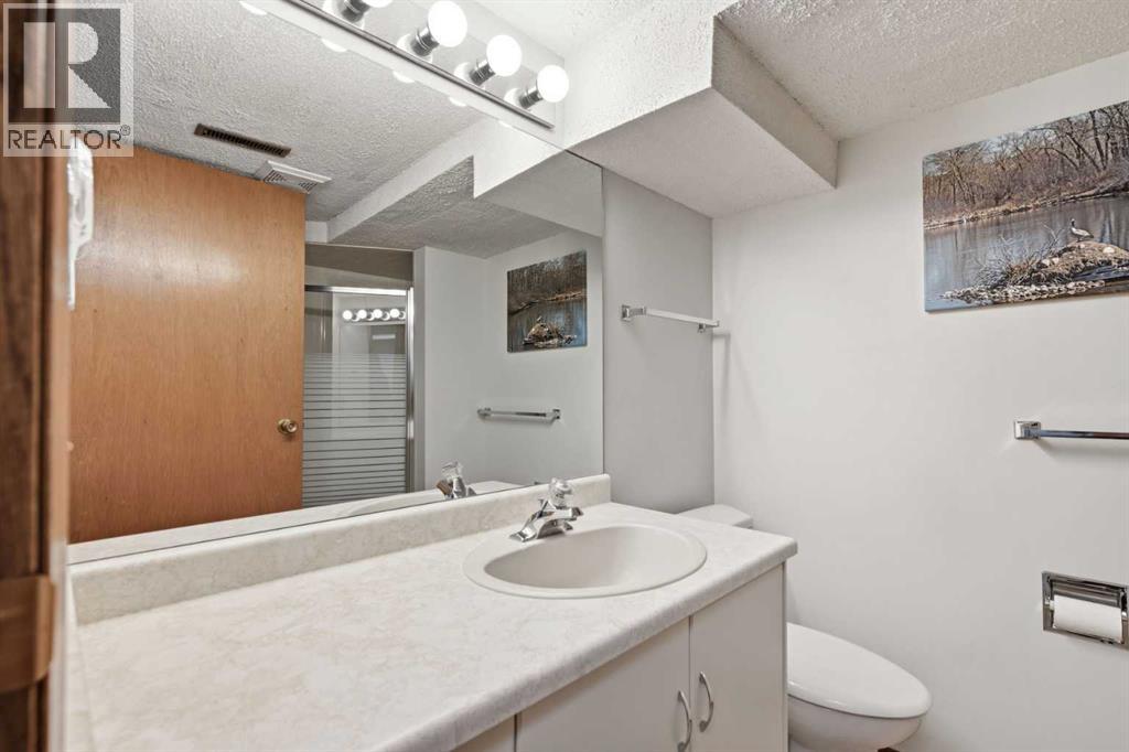 404 Canterbury Drive SW, Calgary, Alberta  T2W 1J2 - Photo 27 - A2312162