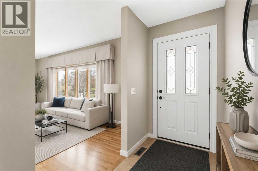 404 Canterbury Drive SW, Calgary, Alberta  T2W 1J2 - Photo 5 - A2312162