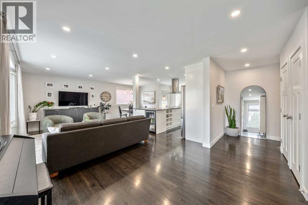 6007 34 Street SW, Calgary, Alberta  T3E 5L7 - Photo 4 - A2313348