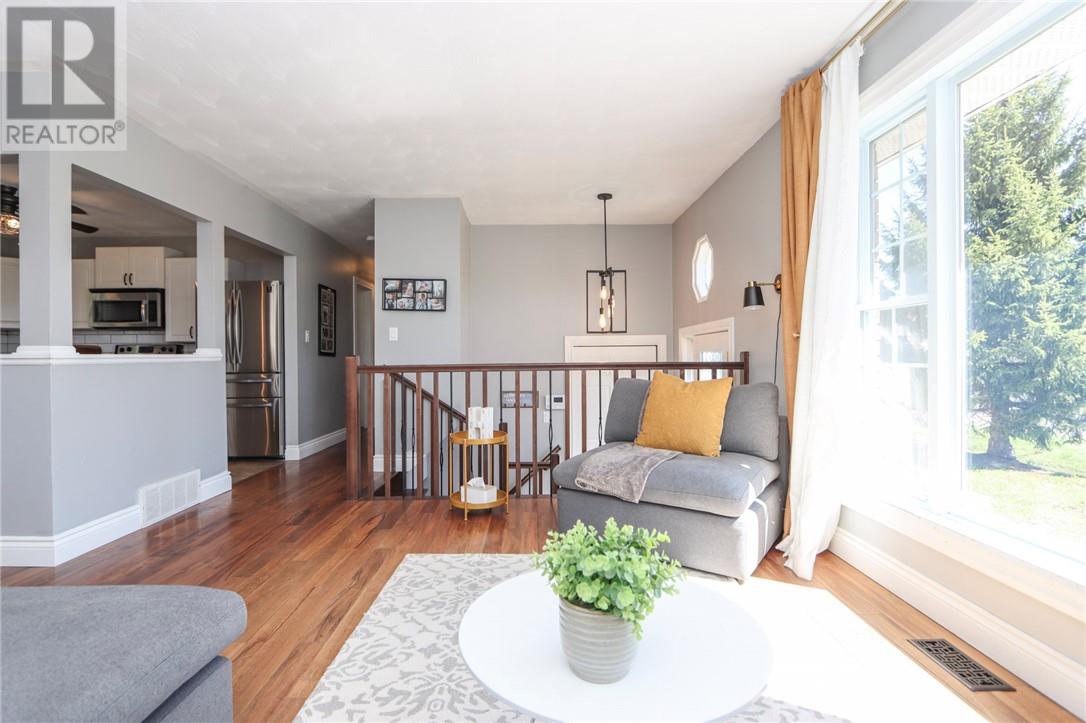 76 Glenbower Crescent, Wahnapitae, Ontario  P0M 3C0 - Photo 3 - 2127860
