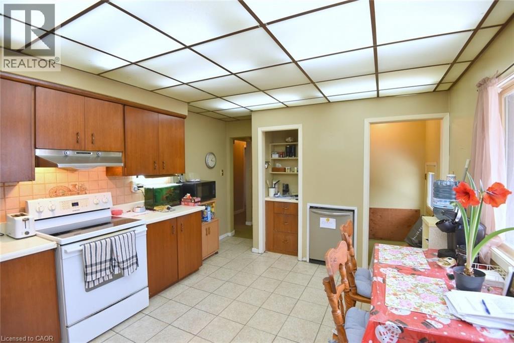 938 Courtland Drive, Ancaster, Ontario  L9G 3L1 - Photo 14 - 40832582