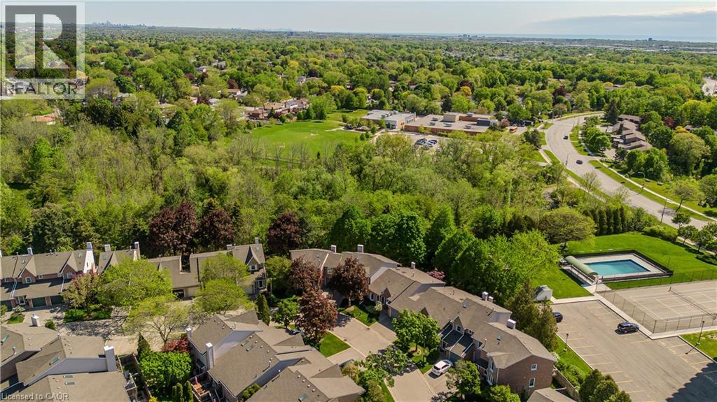 2155 Duncaster Drive Unit# 10, Burlington, Ontario  L7P 4R4 - Photo 2 - 40832520