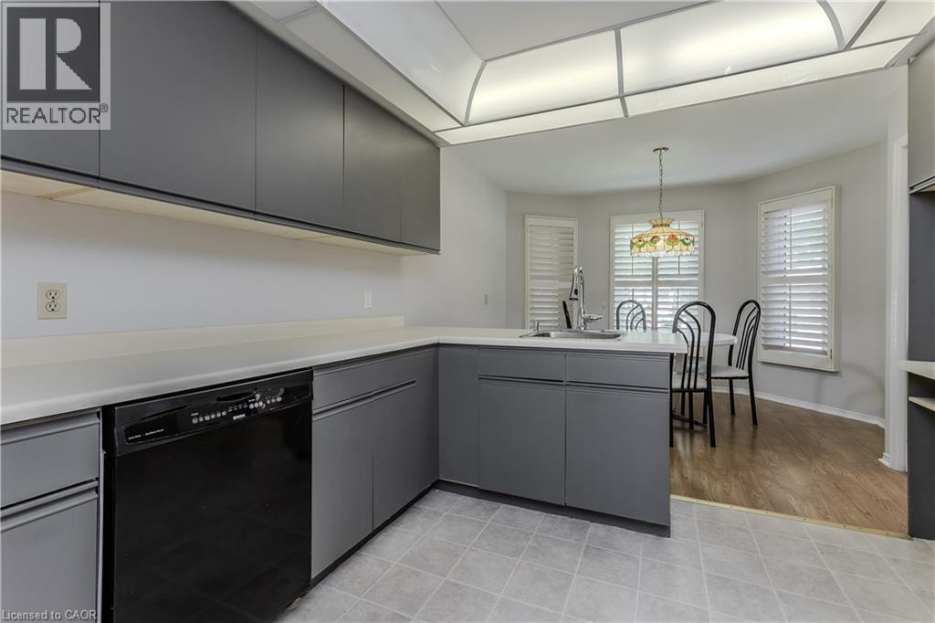 2155 Duncaster Drive Unit# 10, Burlington, Ontario  L7P 4R4 - Photo 5 - 40832520