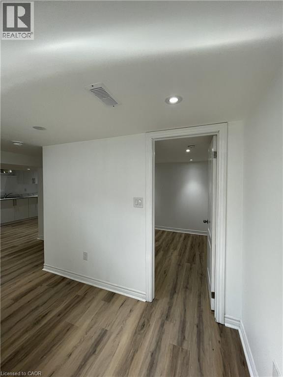 46 Plains Road E Unit# Basement, Burlington, Ontario  L7T 2B9 - Photo 3 - 40832422
