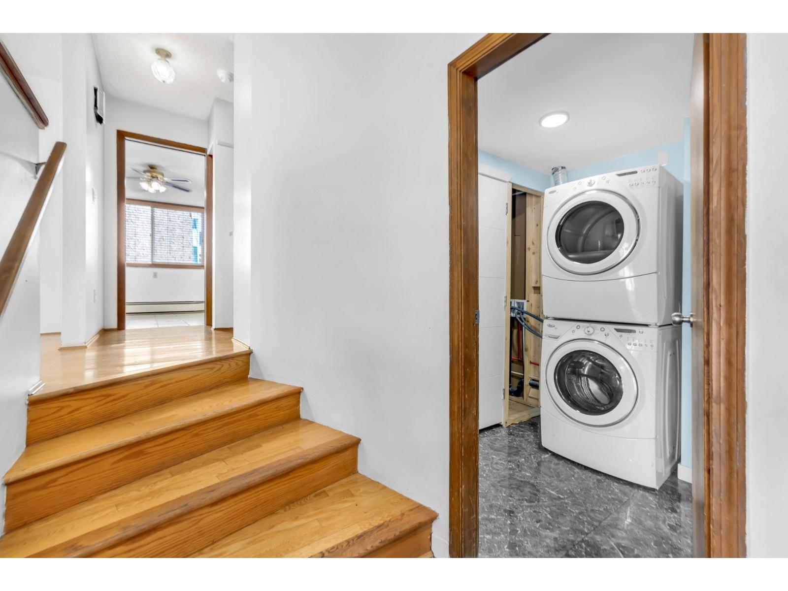 12881 Carluke Crescent, Surrey, British Columbia  V3V 6Y9 - Photo 5 - R3125345