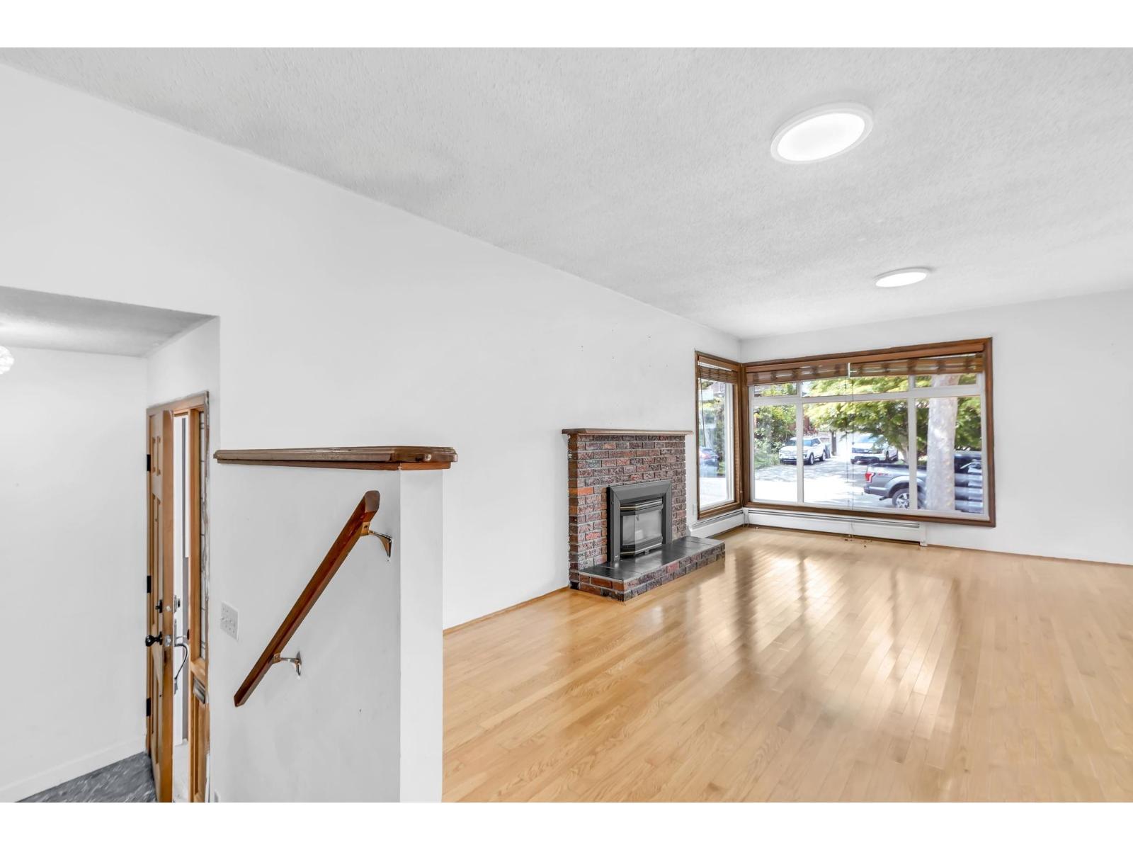 12881 Carluke Crescent, Surrey, British Columbia  V3V 6Y9 - Photo 6 - R3125345
