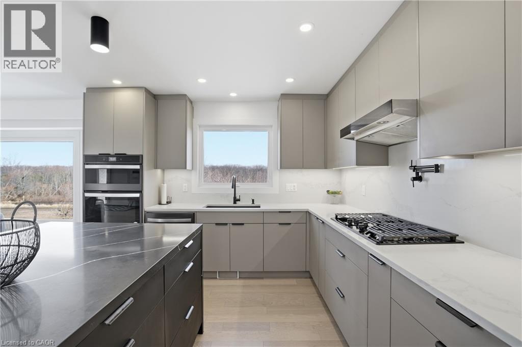 296 Ridge Road W, Grimsby, Ontario  L3M 4E7 - Photo 13 - 40832164