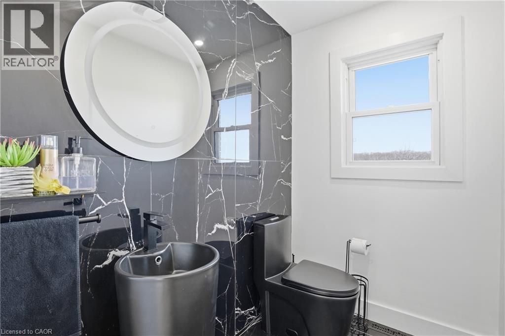 296 Ridge Road W, Grimsby, Ontario  L3M 4E7 - Photo 21 - 40832164