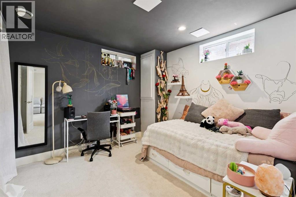 28 Calandar Road Nw, Calgary, Alberta  T2L 0P6 - Photo 34 - A2309372