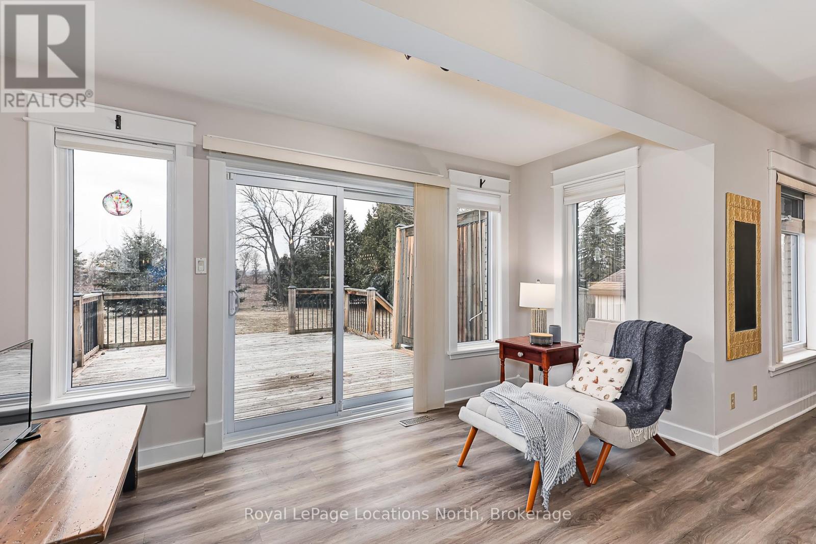 15 Blackburn Avenue, Clearview, Ontario  L0M 1P0 - Photo 12 - S12930724