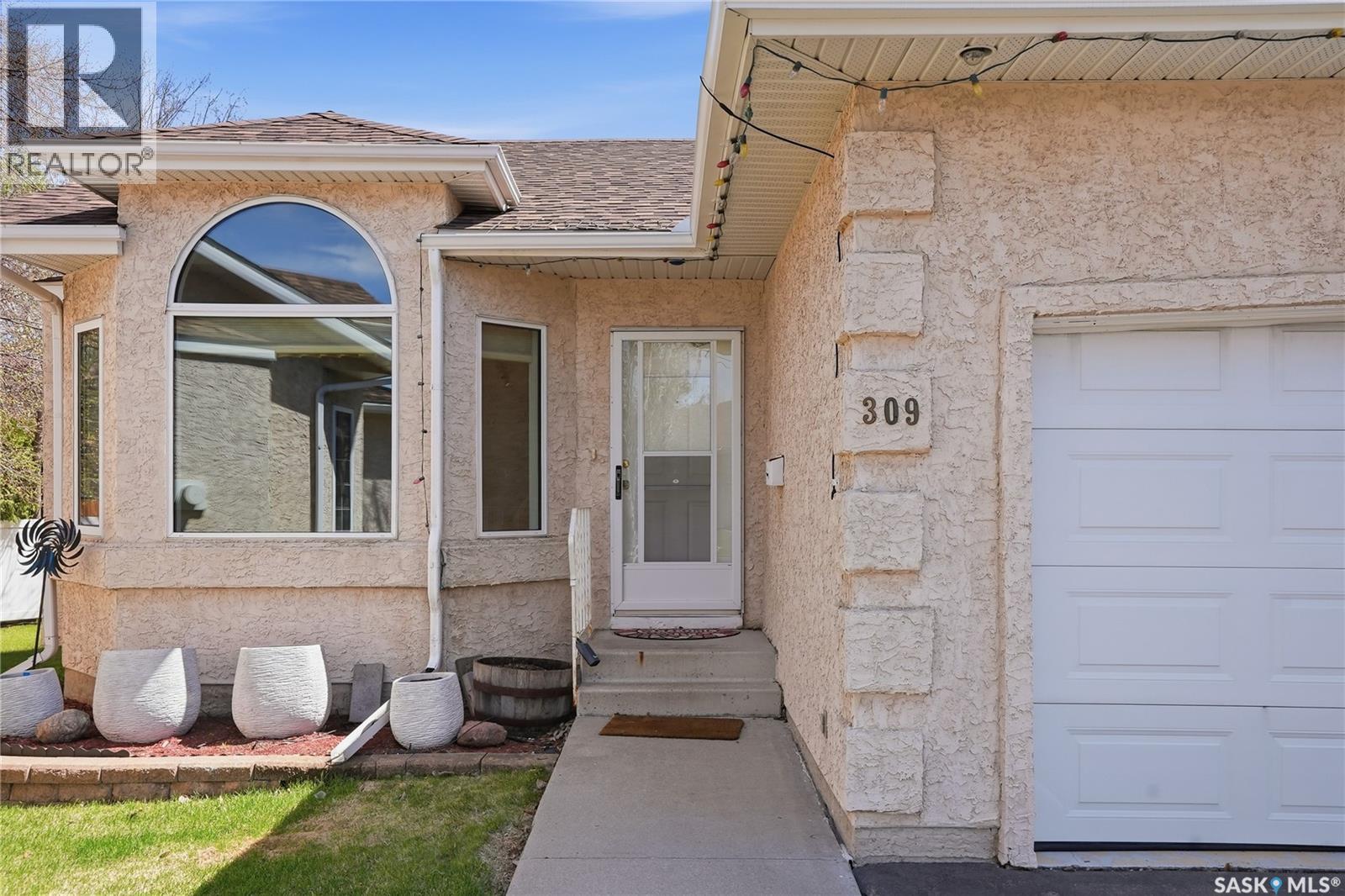 309 315 Berini Drive, Saskatoon, Saskatchewan S7N 4M1 - Photo 2 - SK036729