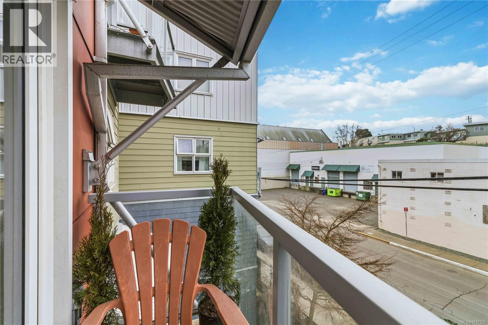 304 787 Tyee Rd, Victoria, British Columbia  V9A 7R5 - Photo 10 - 1037725