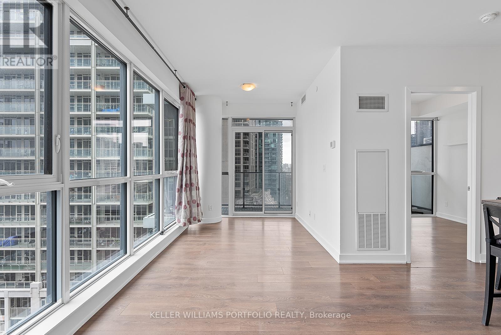 1009 - 50 Bruyeres Mews, Toronto, Ontario  M5V 0H8 - Photo 14 - C13160784