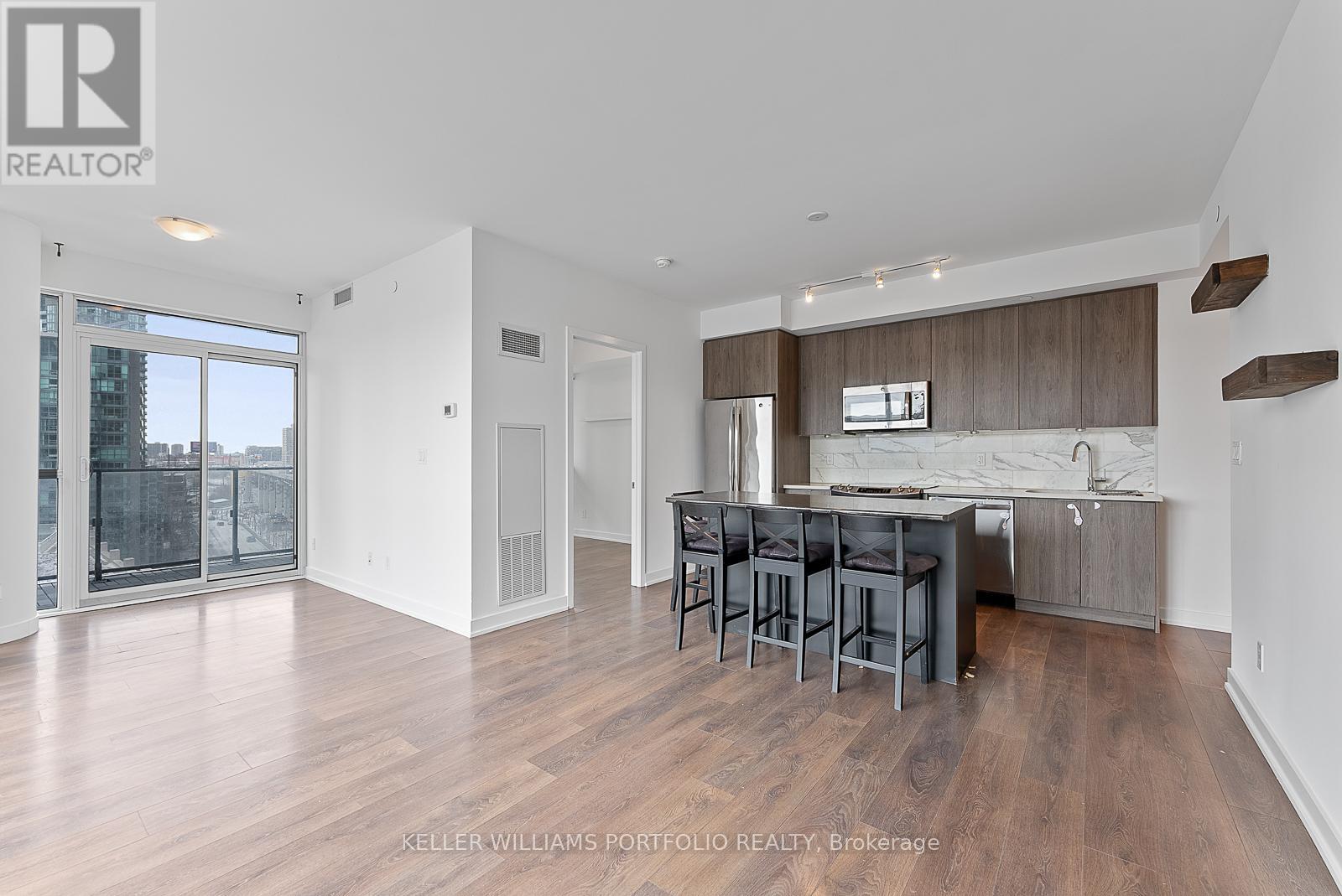1009 - 50 Bruyeres Mews, Toronto, Ontario  M5V 0H8 - Photo 15 - C13160784