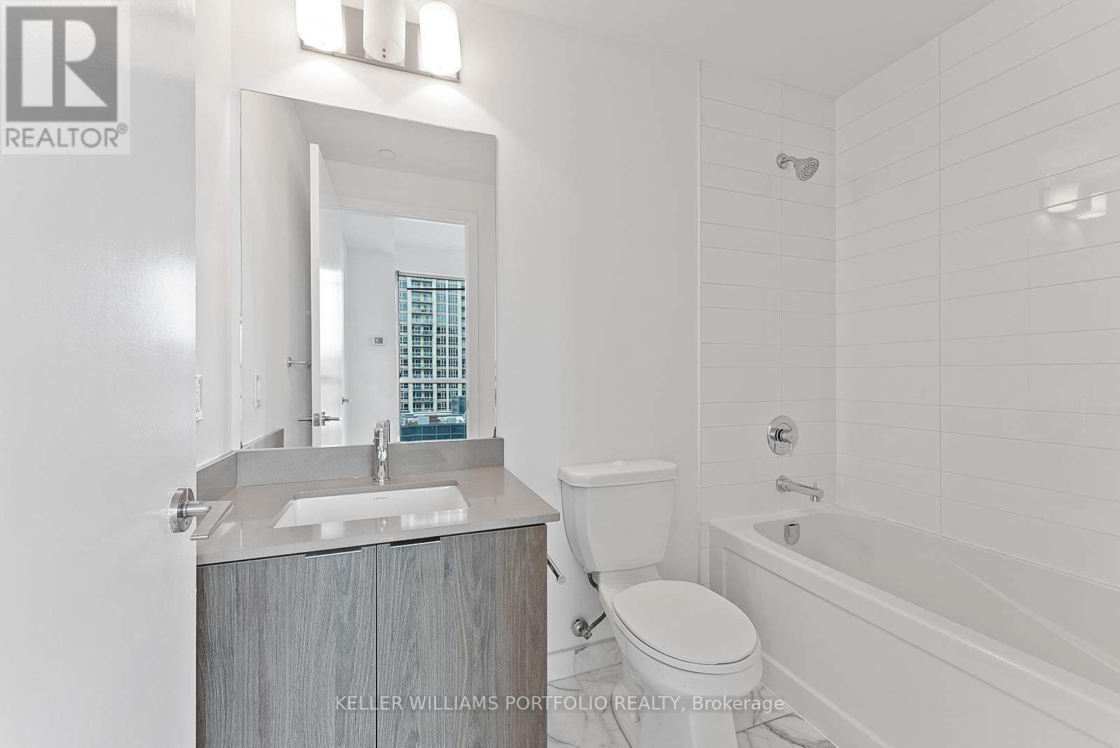 1009 - 50 Bruyeres Mews, Toronto, Ontario  M5V 0H8 - Photo 25 - C13160784
