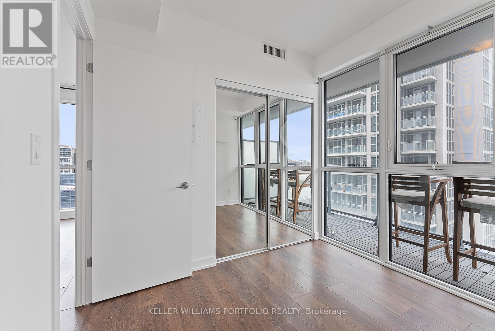 1009 - 50 Bruyeres Mews, Toronto, Ontario  M5V 0H8 - Photo 28 - C13160784