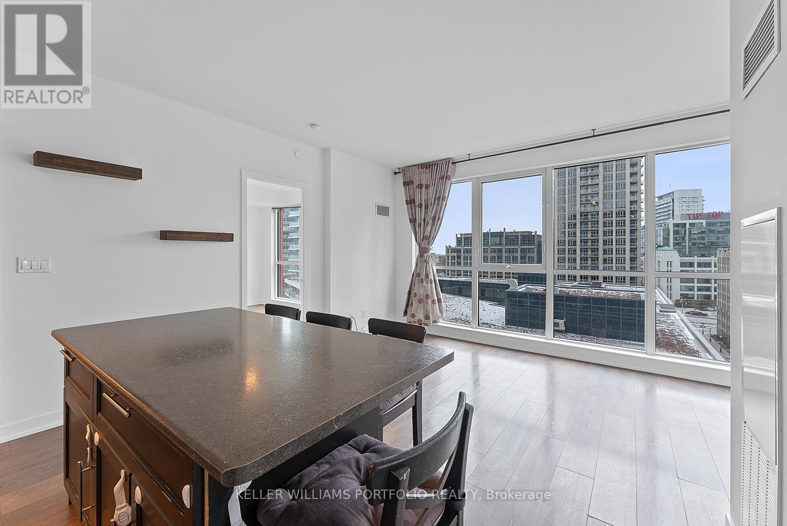 1009 - 50 Bruyeres Mews, Toronto, Ontario  M5V 0H8 - Photo 6 - C13160784