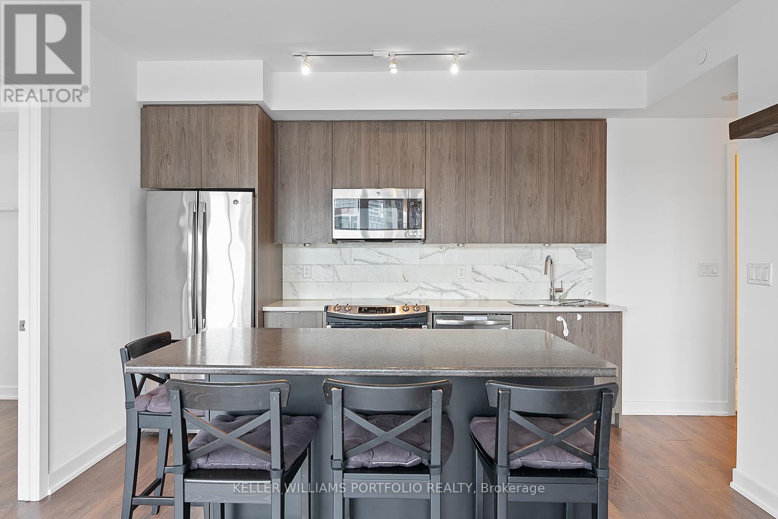 1009 - 50 Bruyeres Mews, Toronto, Ontario  M5V 0H8 - Photo 9 - C13160784