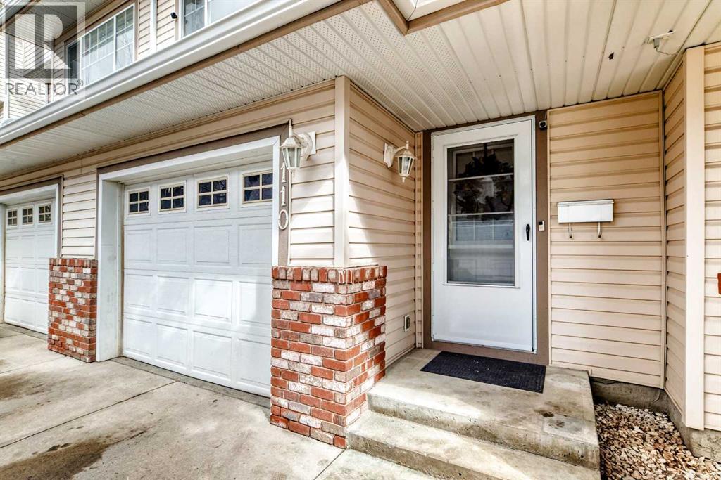 110 Country Hills Cove NW, Calgary, Alberta  T3K 5G7 - Photo 4 - A2313573
