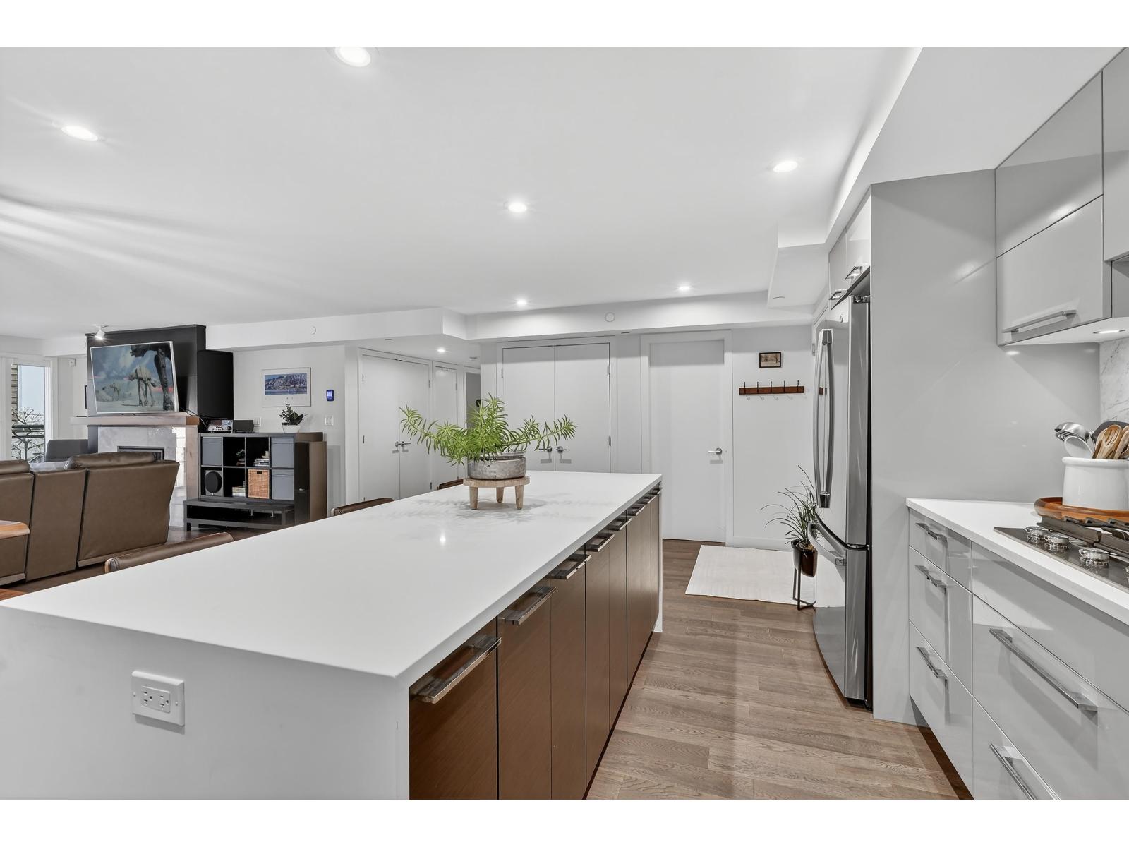 205 1160 Oxford Street, Surrey, British Columbia  V4B 0B3 - Photo 6 - R3126659