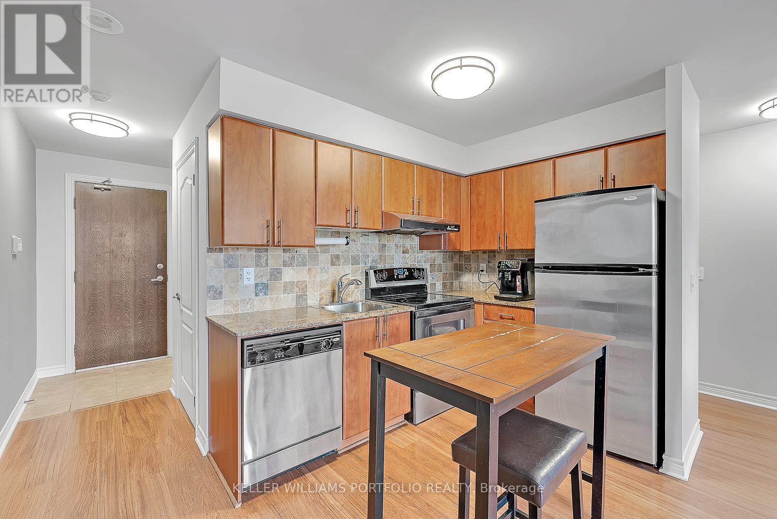 1417 - 15 North Park Road, Vaughan (Beverley Glen), Ontario  L4J 0A1 - Photo 8 - N13160678