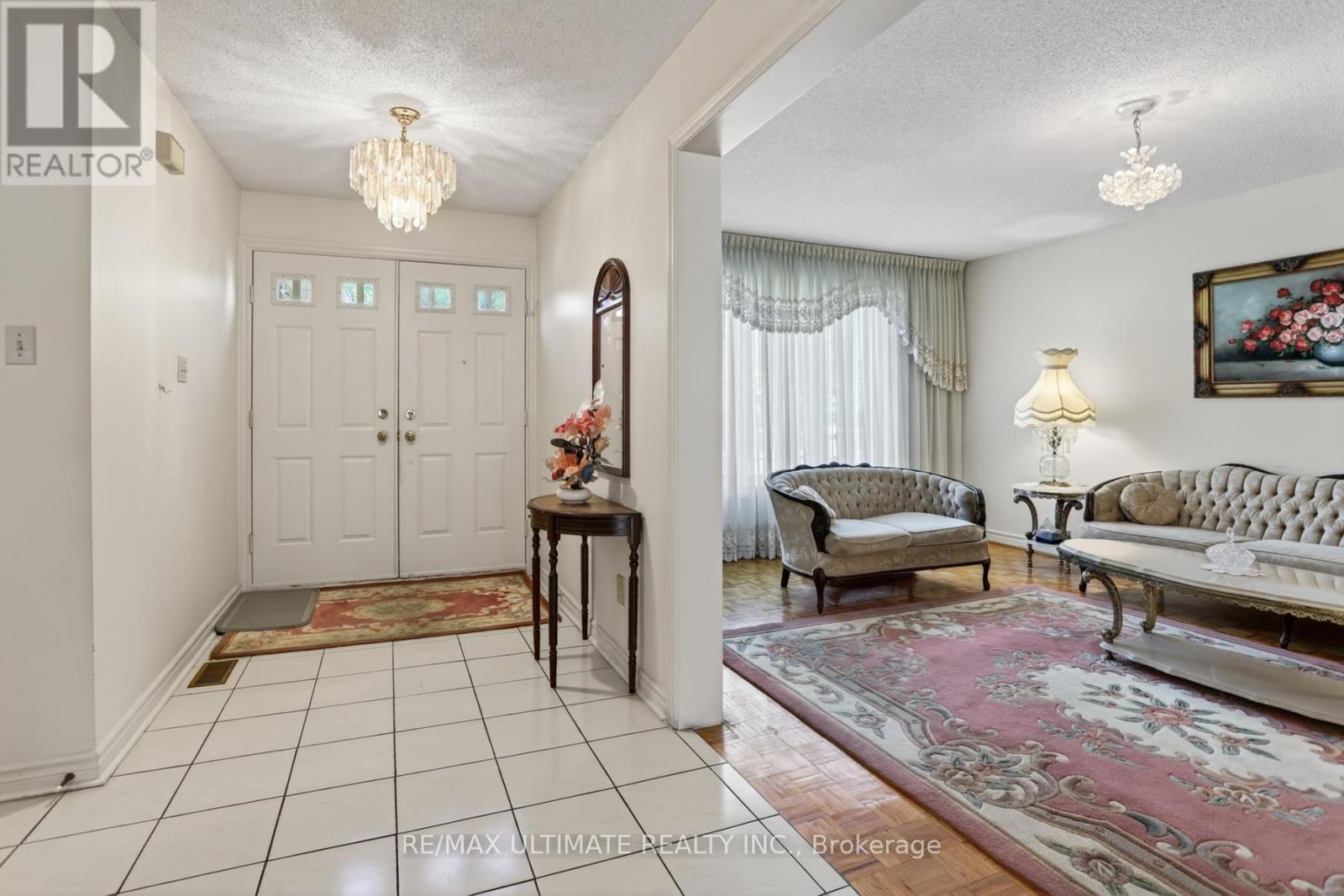 9 Avoca Drive, Markham, Ontario L3R 8X9 - Photo 5 - N13160706