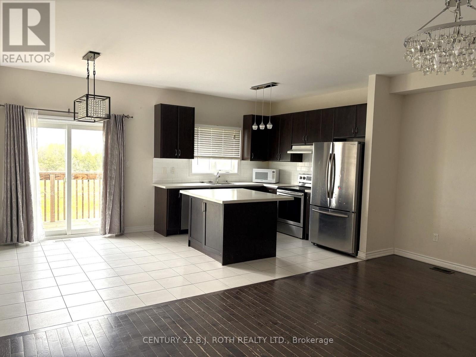 1150 Peelar Crescent, Innisfil, Ontario  L0L 1W0 - Photo 5 - N13160752