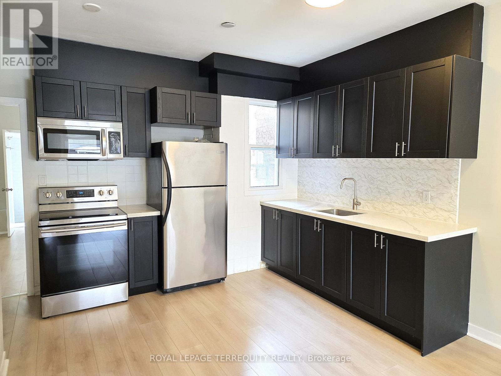 #2 - 1037 Bathurst Street, Toronto, Ontario M5R 3G8 - Photo 2 - C12929126