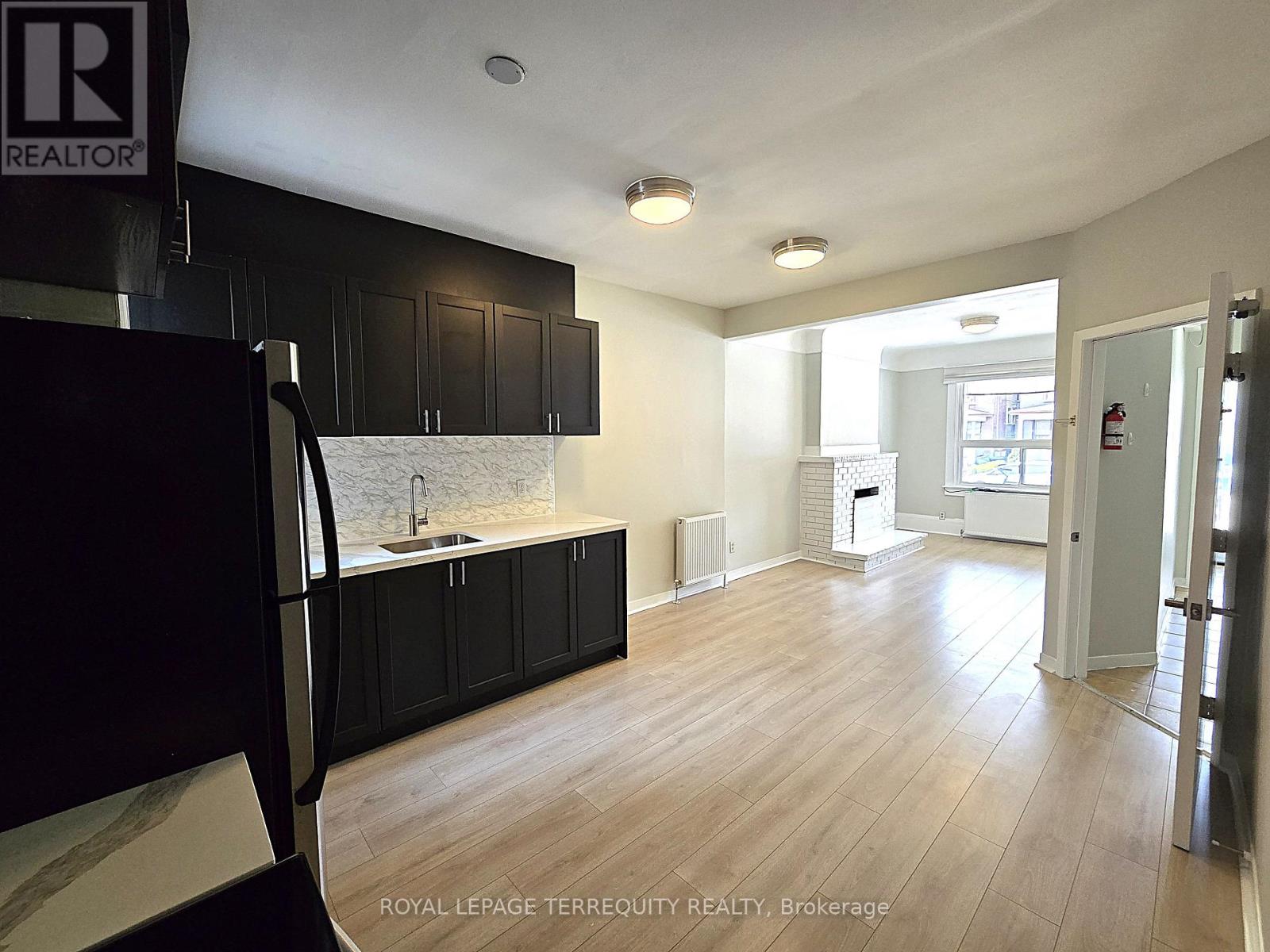 #2 - 1037 Bathurst Street, Toronto, Ontario M5R 3G8 - Photo 3 - C12929126