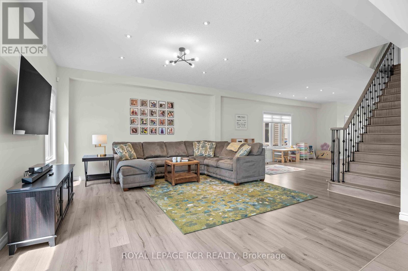 8 Jones Street, New Tecumseth, Ontario  L9R 0C1 - Photo 10 - N13160878